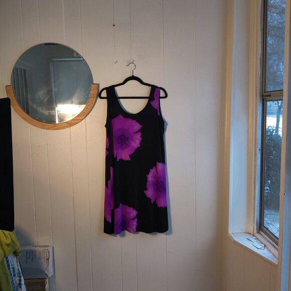 Jostar Tank Mini Dress in XL . A Pleasant Floral Theme brilliant in Black & Pink - Picture 5 of 5
